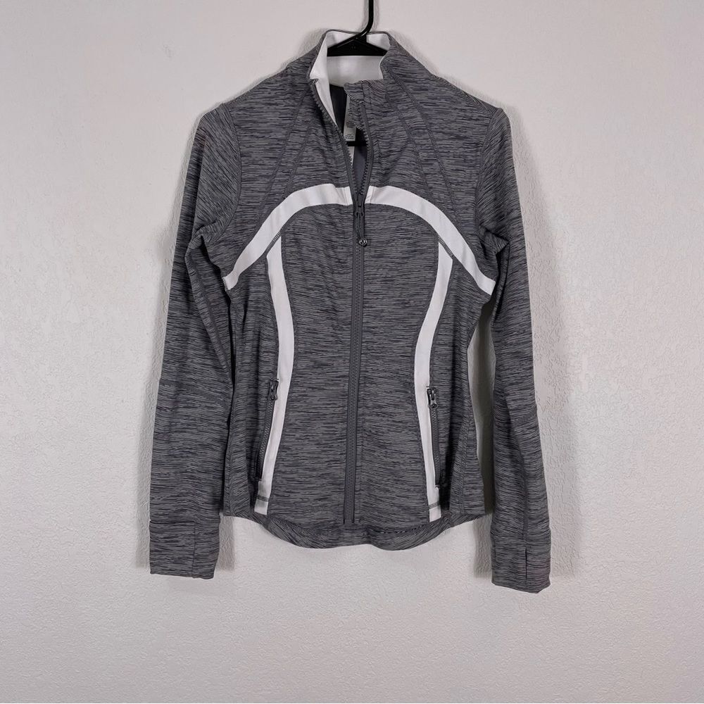Lululemon Striped Grey & White Zip Up Work‎ Out Define Jacket Size 8